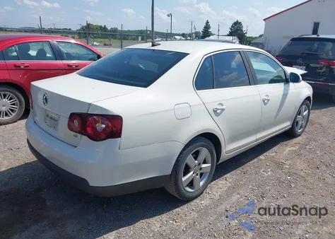 2008 Volkswagen Jetta Se/Sel z USA, uszkodzony, nr VIN 3VWRM71K28M107318